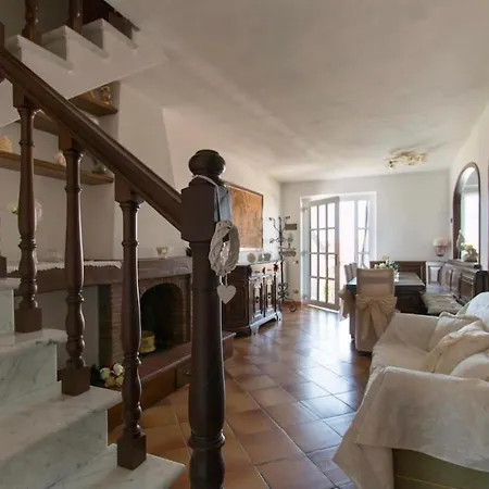 Splendida E Incantevole Casa A Due Passi Dal Mare ヴィアレッジョ