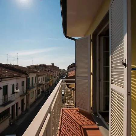 Splendida E Incantevole Casa A Due Passi Dal Mare * ヴィアレッジョ